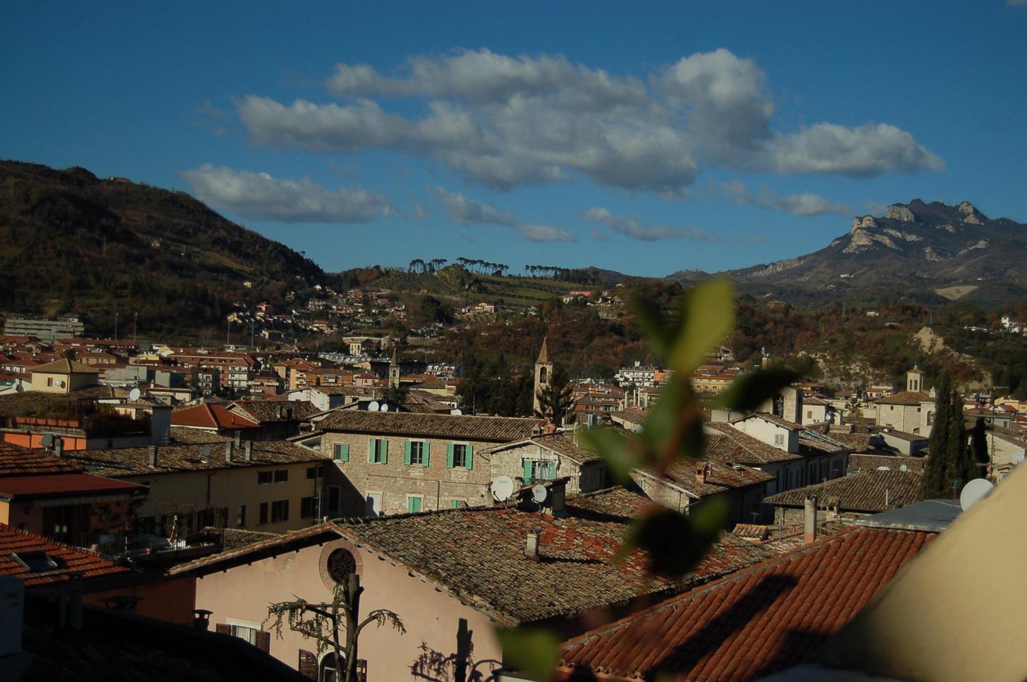 A Casa Di Lola Bed & Breakfast Ascoli Piceno Ngoại thất bức ảnh