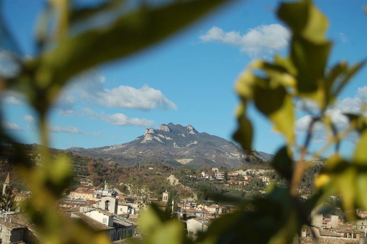A Casa Di Lola Bed & Breakfast Ascoli Piceno Ngoại thất bức ảnh